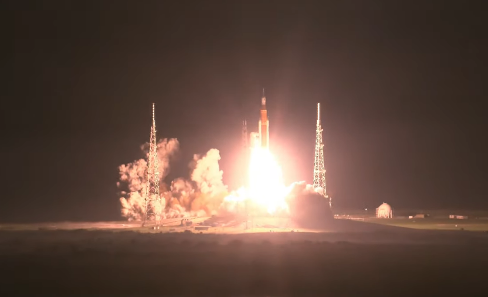 La mission Artemis 1 est enfin lancée la capsule Orion se dirige