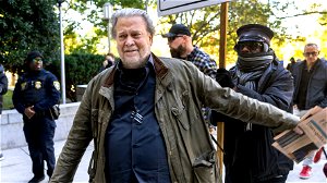 Steve Bannon krijgt celstraf van vier maanden vanwege minachting van het Amerikaanse Congres