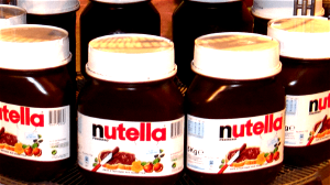 Waarom zijn we bereid elkaars hersenen in te slaan voor een pot Nutella?