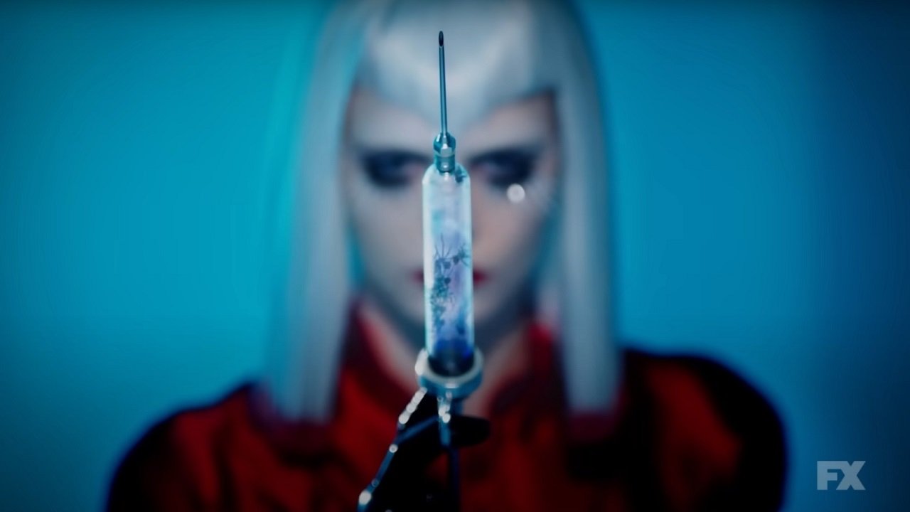 American Horror Story Delicate Krijgt Teaser Met Cara Delevingne Emma Roberts En Kim