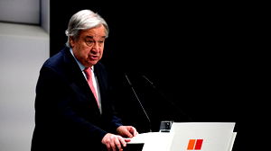 VN-topman Guterres waarschuwt voor escalerende humanitaire ramp en roept op tot wapenstilstand in Gaza