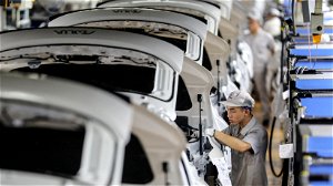 Vertraging op de Chinese automarkt door zwakkere vraag naar hybride voertuigen