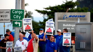 Boeing defensiemedewerkers staken over loon en secundaire arbeidsvoorwaarden