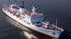 Russisch spionageschip kampeert al week in Nederlandse wateren
