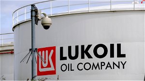 Italiaans minister Roberto Cingolani zegt dat nationalisatie een optie is voor raffinaderij van Lukoil op Sicilië