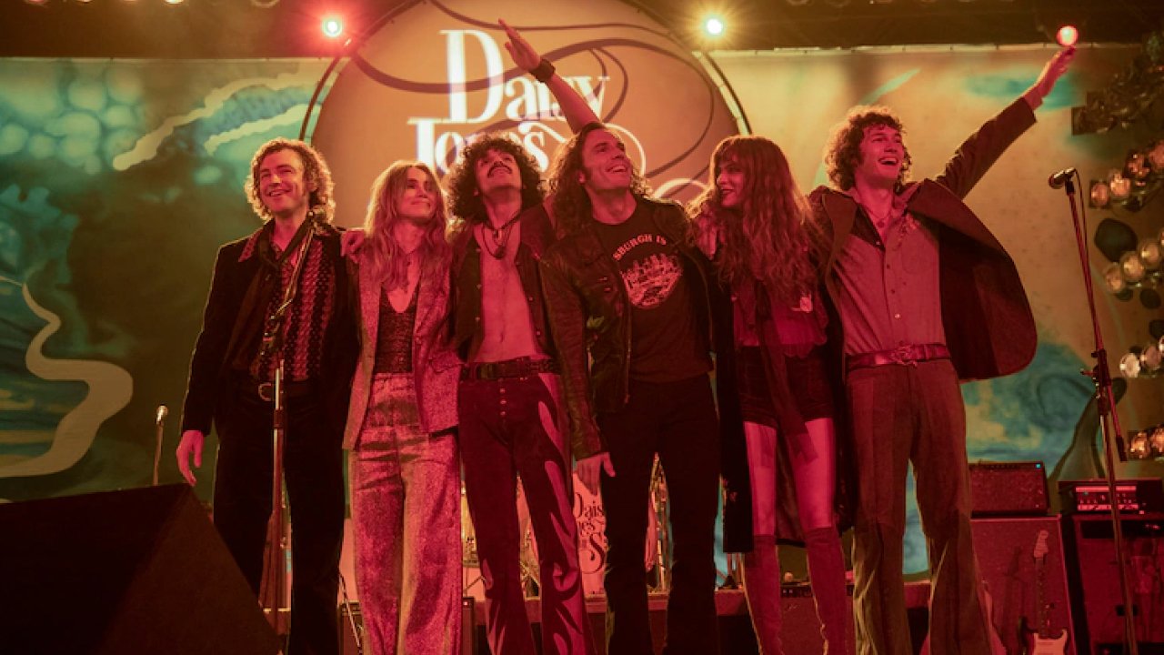 'Daisy Jones and the Six' nu volledig te zien op Prime Video Newsmonkey