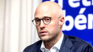 David Leisterh (MR) werkt in Brussel aan nieuwe begrotingstabel na moeilijke onderhandelingen