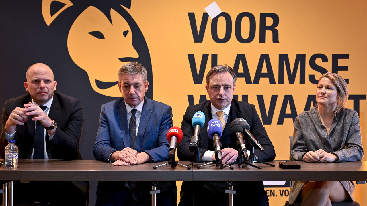 Dit zijn alle ministers van de regering De Wever I