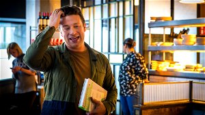 Bibliografie Aanhankelijk leeuwerik Jamie Oliver sluit 22 van zijn 25 restaurants - Business AM