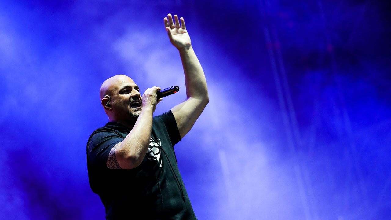 Eiffel 65, bekend van 'Blue (Da Ba Dee)', wil voor San Marino naar ...