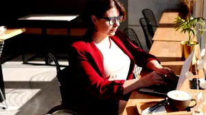 L’écart d’emploi dans l’UE persiste pour les femmes et les minorités