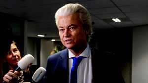 PVV van Geert Wilders stapt uit Nederlandse regering; coalitiepartijen zitten samen in crisisoverleg