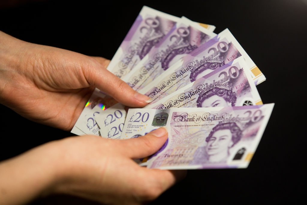 Plus de 360 millions de billets ne seront bientôt plus acceptés dans les  magasins, prévient la Banque d'Angleterre - Business AM