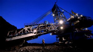 EU-sancties van kracht, maar Grieks schip vervoert toch steenkool uit Rusland