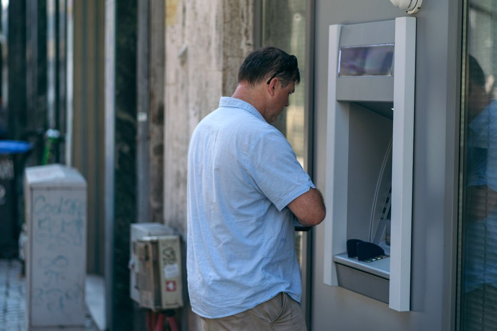 Savings Rates: Are Niche Banks Safer Than Major Banks in Belgium?