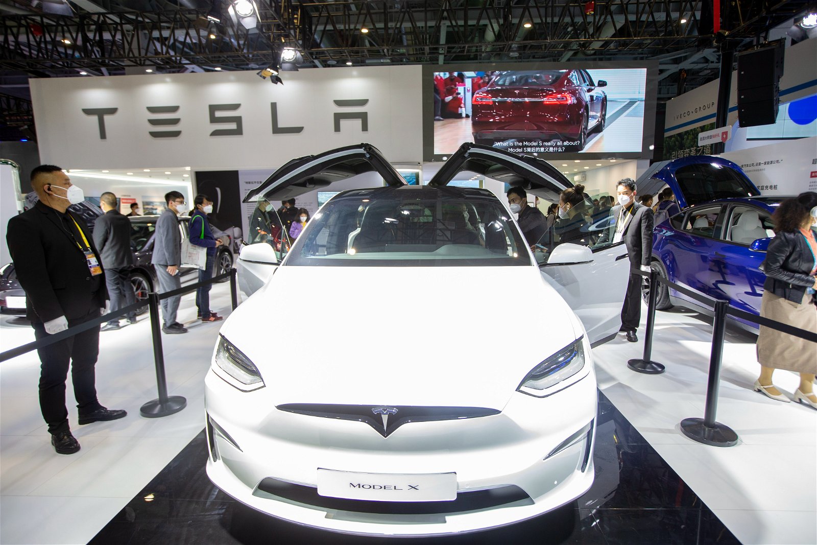 Tesla cuts prices again in US