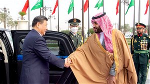 ‘Xi meets MBS’: China zegt vaart te willen zetten achter de-dollarisering oliemarkt
