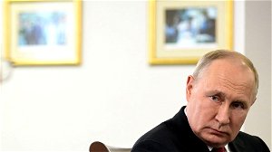 Poetins bekentenis: ondanks exploderende productie heeft Rusland een tekort aan munitie, drones en vliegtuigen