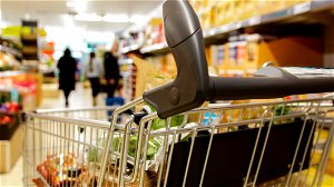 Inflatie in eurozone koelt af, maar vrees dat stijgende olieprijs roet in het eten gooit