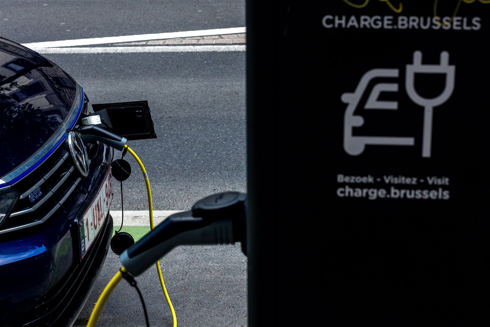 À Bruxelles, les voitures électriques en charge ne paient pas de