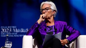 Lagarde waarschuwt dat olieprijzen de inflatie op een hoog niveau kunnen houden: “We volgen de prijsevolutie op de voet op”