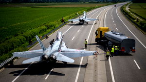 F-35’s op de snelweg: NAVO-gevechtsvliegtuigen oefenen op Europese snelwegen