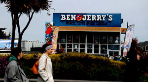 De medeoprichter van Ben & Jerry’s overweegt het bedrijf te verlaten als hij er niet in slaagt het merk van Unilever terug te kopen