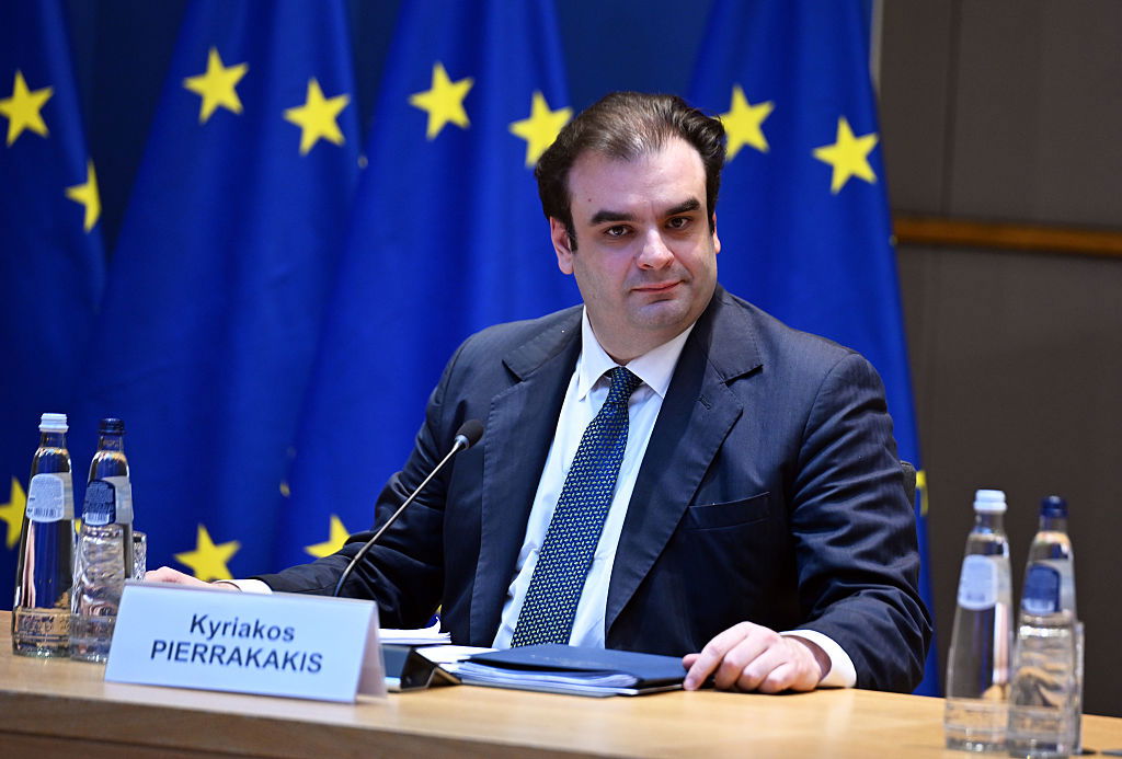 Europa onderzoekt hoe te reageren op de stijgende energieprijzen nu olieprijs kaap van 100 dollar per vat rondt