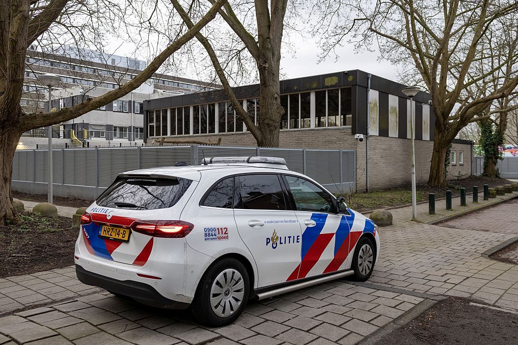 Explosie veroorzaakt schade aan joodse school in Amsterdam
