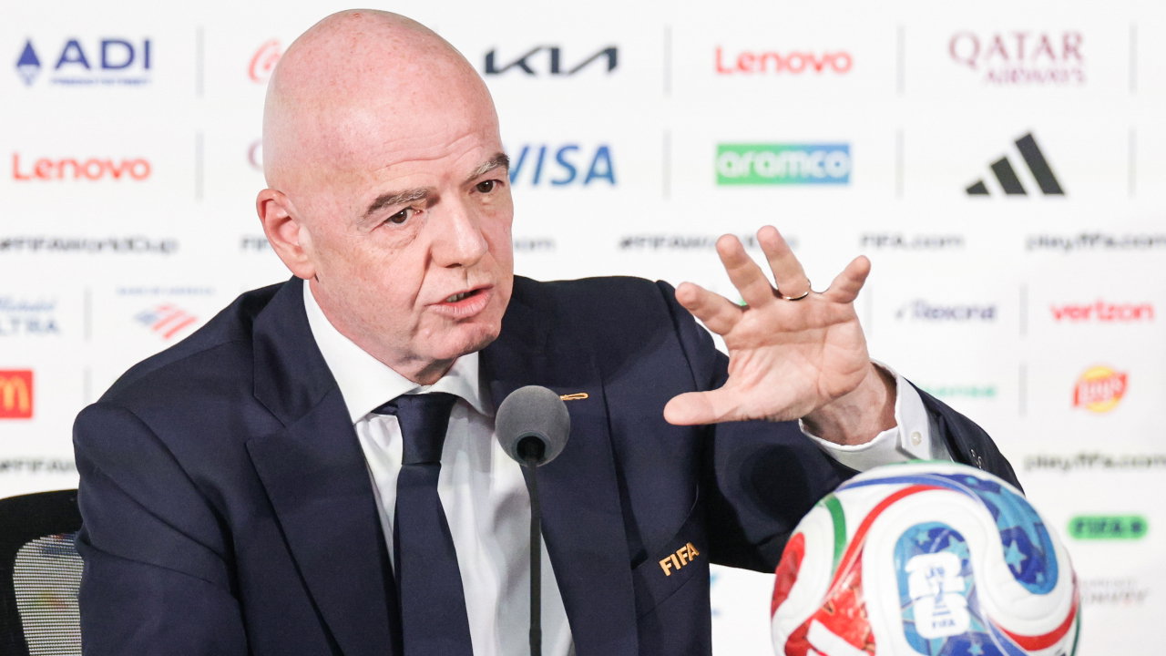 Wereldvoetbalbond FIFA wil voor het eerst extern kapitaal binnenhalen en mikt op 4,2 miljard dollar