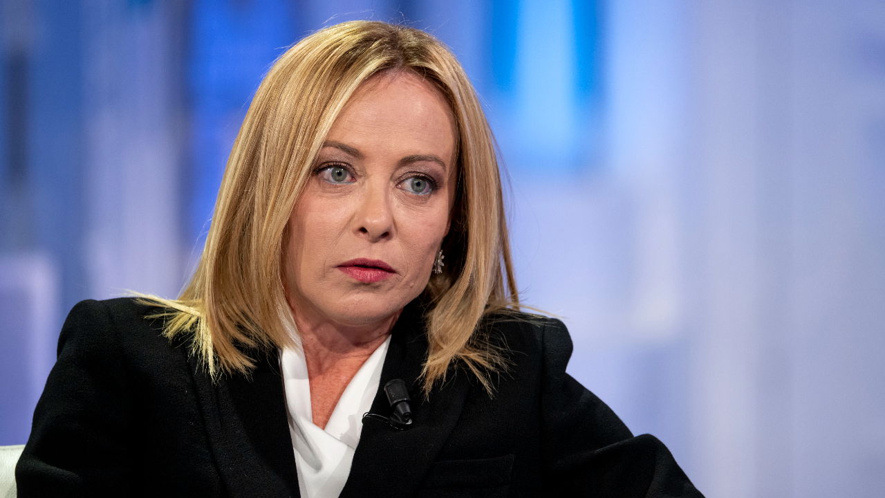 Partij van Giorgia Meloni wil boerka's en niqabs in het openbaar verbieden in Italië - Business AM