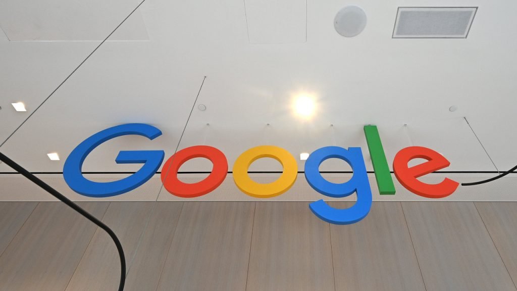 Google logo plafond