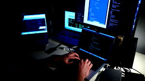 La France accuse groupe de hackers russes APT28 de cyberattaques