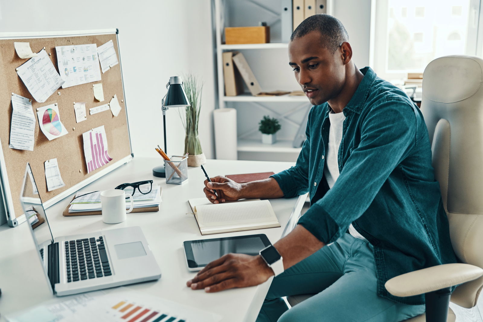 Hybride werken: de tech-accessoires die je productiviteit verhogen