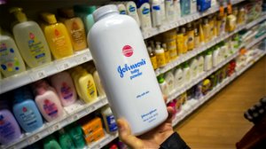 Einde van een tijdperk: Johnson & Johnson verkoopt geen talkpoeder meer in VS en Canada