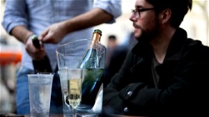 FSMA waarschuwt voor frauduleuze beleggingen in wijn, champagne en gedistilleerde dranken