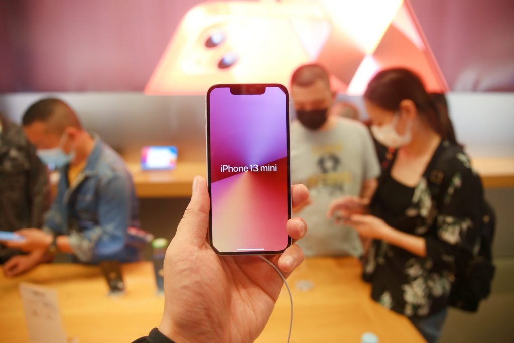 Apple verlaagt productiedoelstellingen voor iPhone door chiptekort