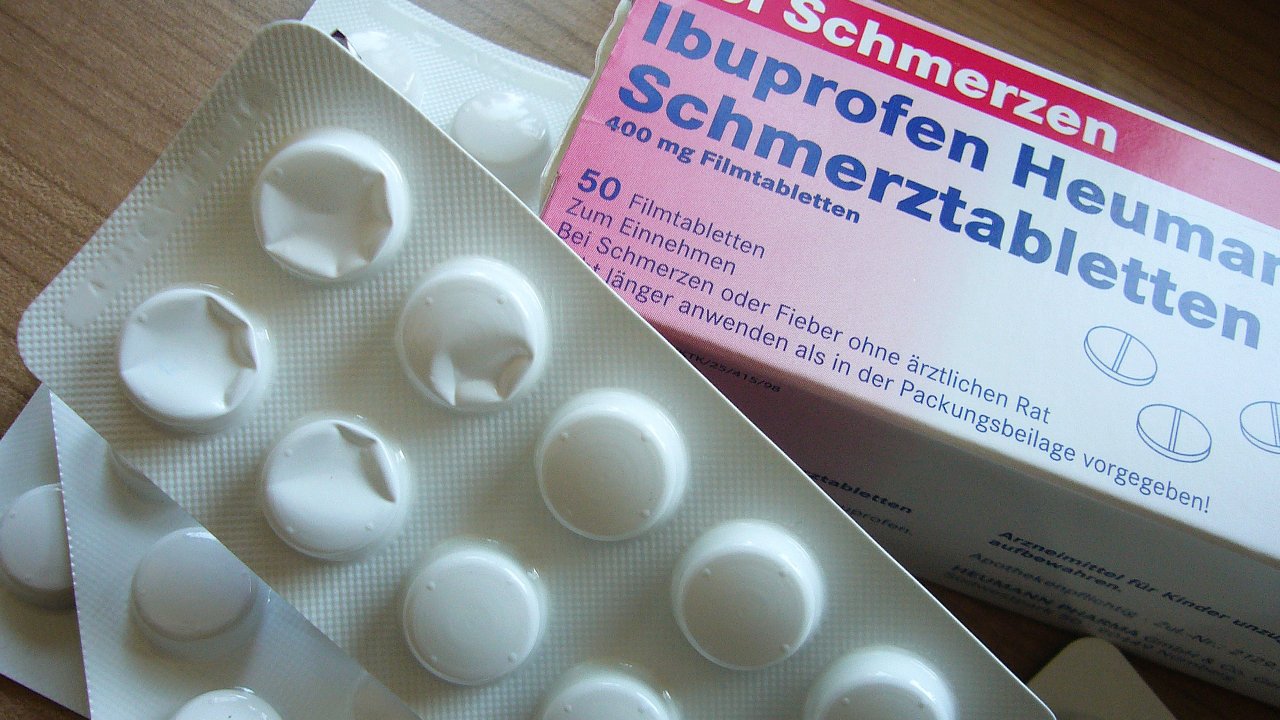 Ibuprofen wordt nu getest als Covid19behandeling Business AM