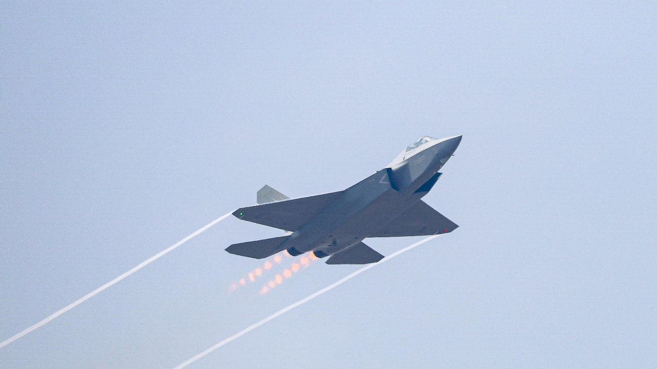 China lanceert J-35AE-gevechtsvliegtuig voor wereldwijde export