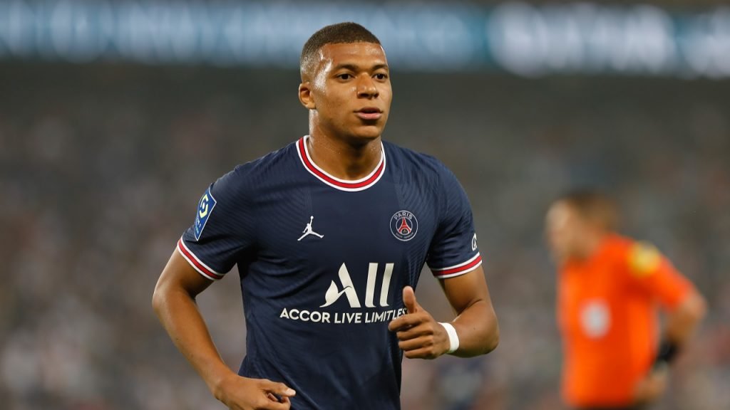 Kylian Mbappé PSG centraal 2021