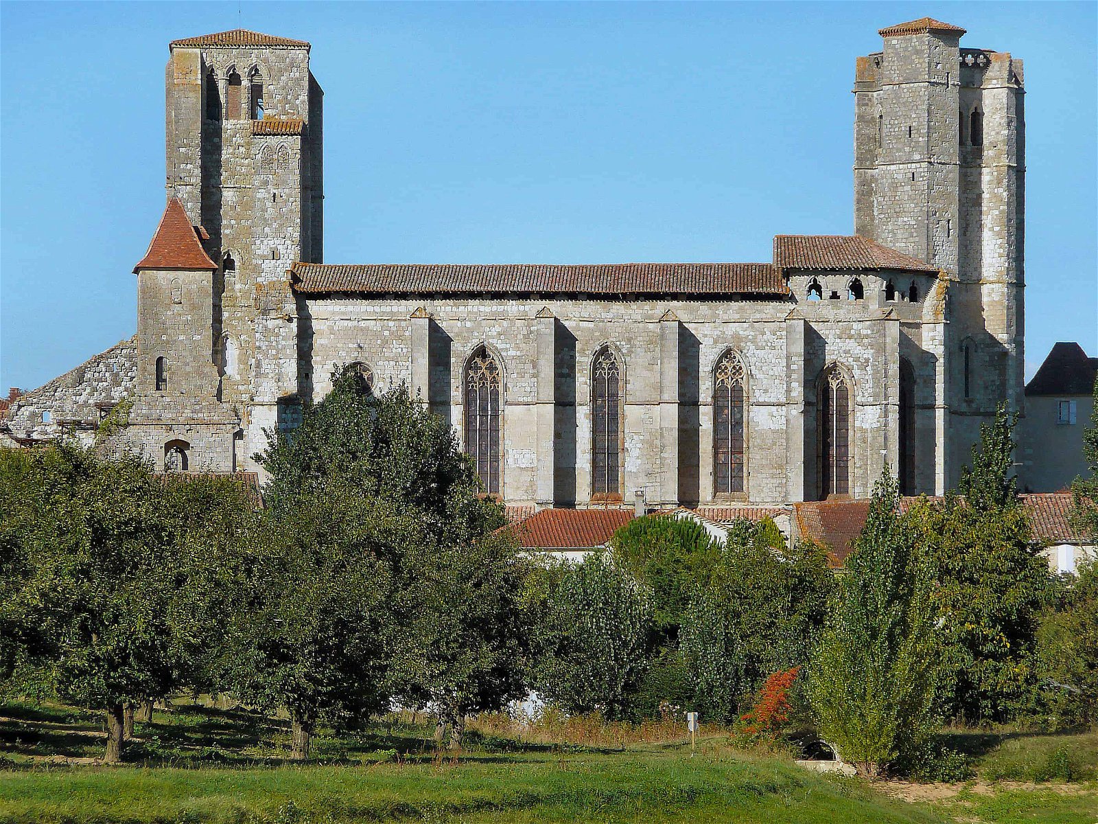 Een kerk in het Franse dorp La Romieu