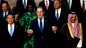 Rusland en Saoedi-Arabië versterken banden: Lavrov en Al Saud bespreken handel en conflictoplossing