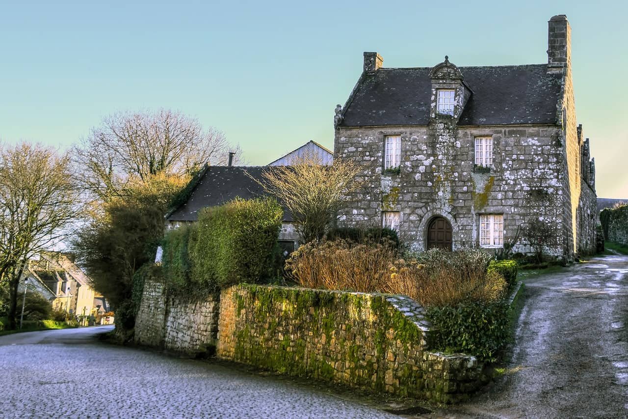 Een huis in het Franse dorp Locronan.