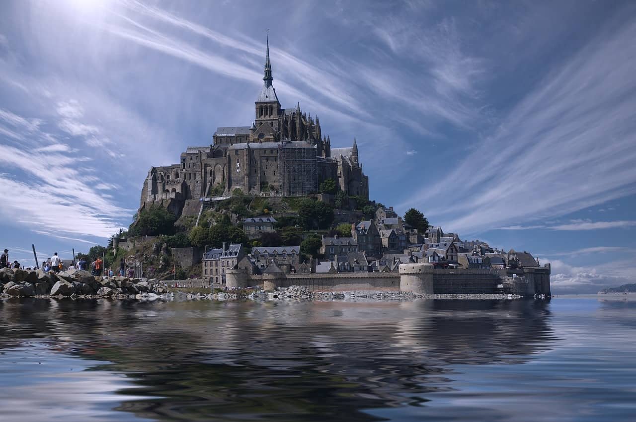 Mont Saint-Michel ligt in het water0