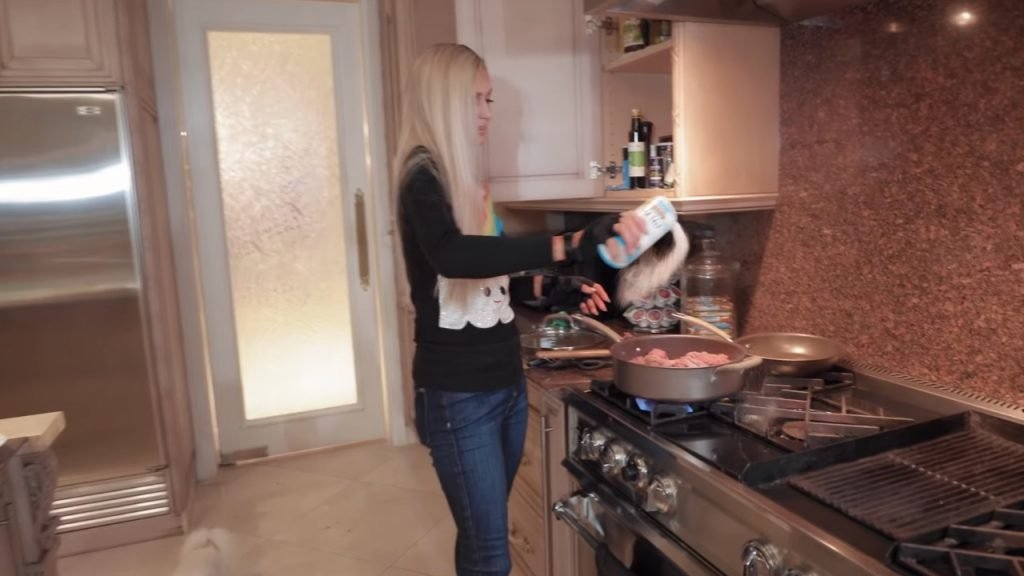 Paris Hilton kookprogramma