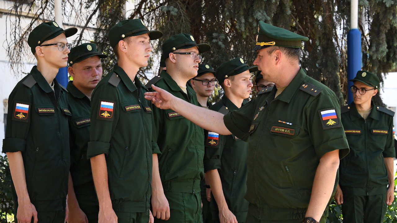 Oekraïense inlichtingendienst zegt dat Rusland 800.000 nieuwe soldaten wil rekruteren