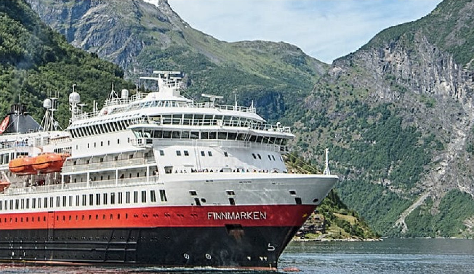 how much does it cost to make a cruise ship