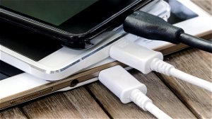 Europa wil universele oplader voor iPhone en Android verplichten