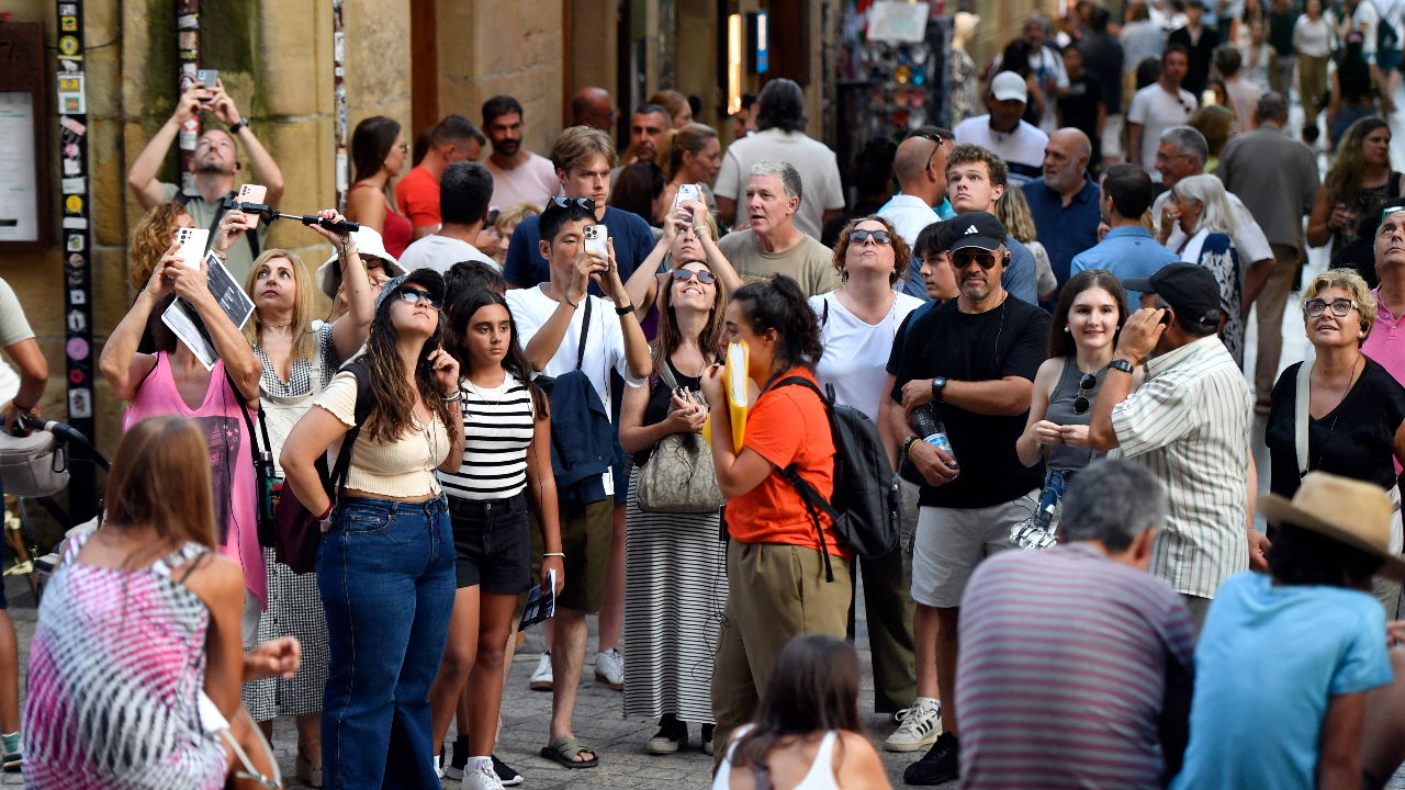 Le proteste contro i turisti in Spagna si stanno diffondendo in tutto il Paese