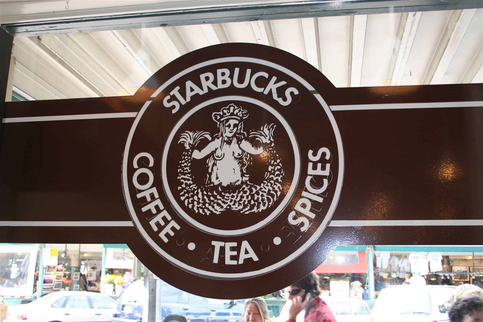 Het oude logo van een Starbucks-zaak.